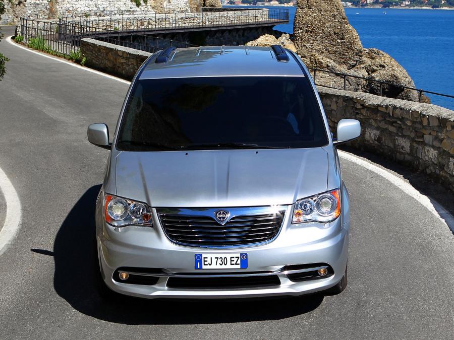  Lancia Voyager 2011 года  (фото 51 из 66)